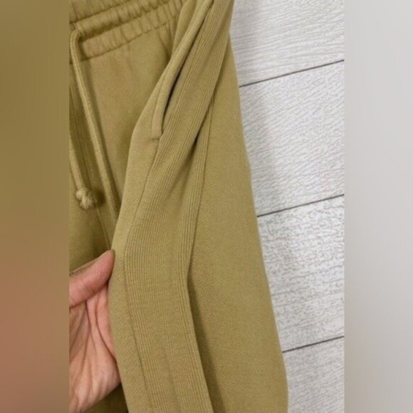 TNA CozyAF  Fleece Sweatpants Dijon Mustard - Picture 5 of 7